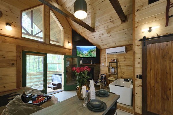 Emerald Forest-NEW Luxury, Romance and Seclusion minutes to town